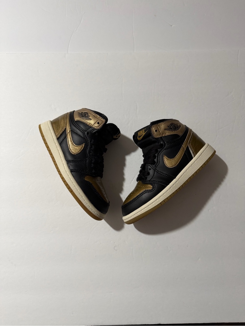 The Air Jordan 1 Retro High OG PS 'Black Metallic Gold' size 11c